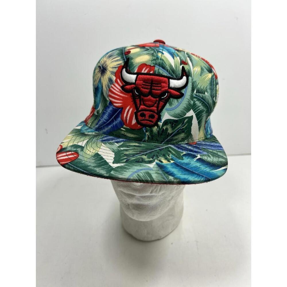 Chicago Bulls Hat Mitchell & Ness Hawaiian Tropical Floral SnapBack Baseball Cap
